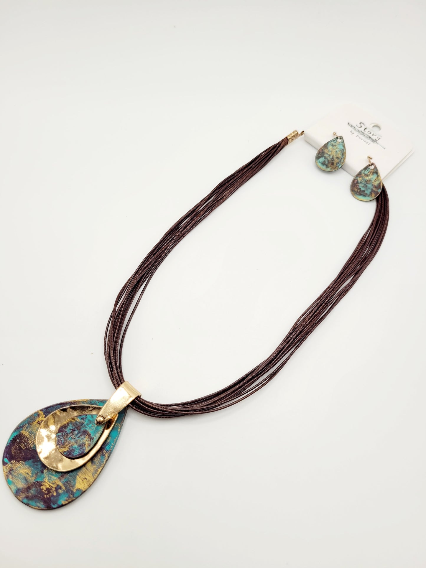 Teardrop necklace set