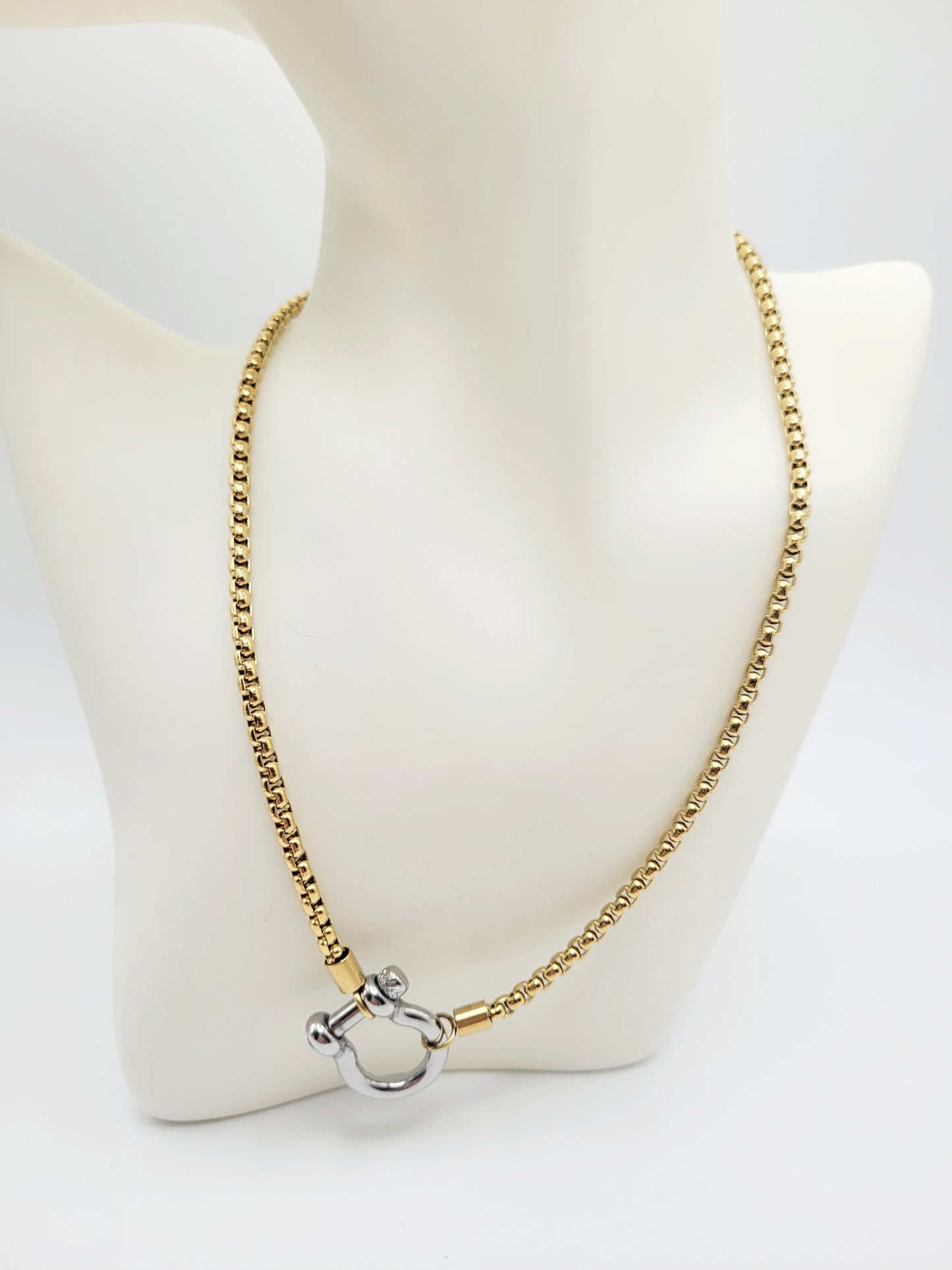 Collar herradura